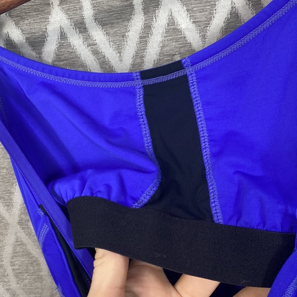 Gap Fit Tank with Built in Bra & Adjustable Straps Blue Size: Small - Picture 3 of 5